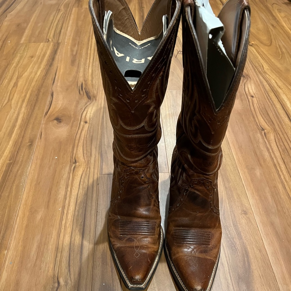 Ariat cowboy boots